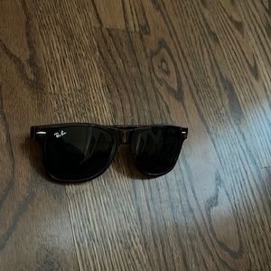 Ray Ban Womens Wayfarer sunglasses- polished tortoise